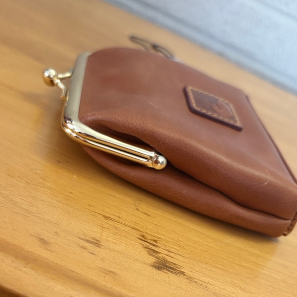 Dooney & Bourke British Tan Florentine Large Framed Kiss Lock Coin Purse Wallet - Picture 5 of 13